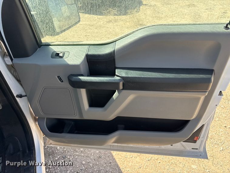 image for item DZ5386 2015 Ford F150 Ext. Cab pickup truck