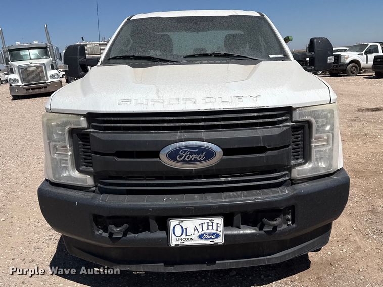 image for item DZ5387 2017 Ford F250 Super Duty Ext. Cab pickup truck