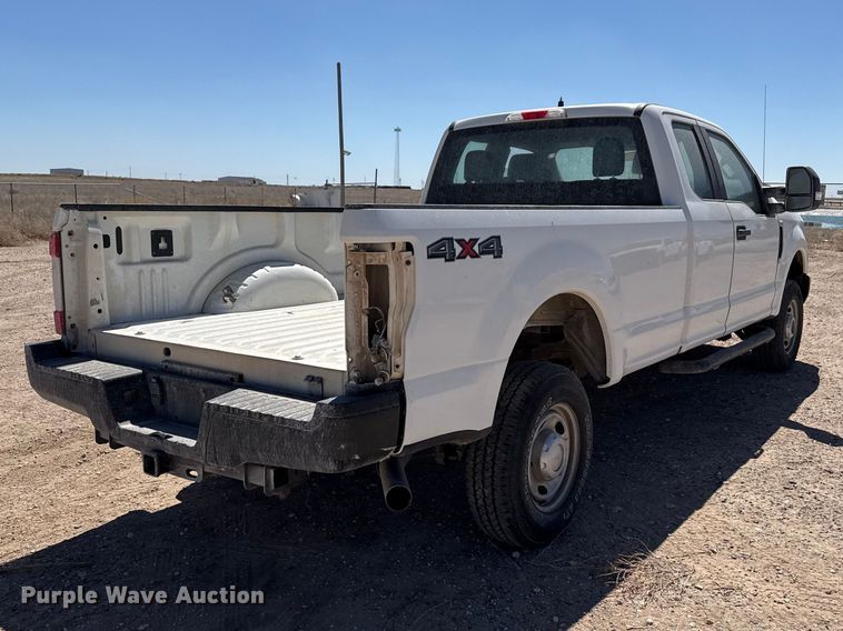 image for item DZ5387 2017 Ford F250 Super Duty Ext. Cab pickup truck