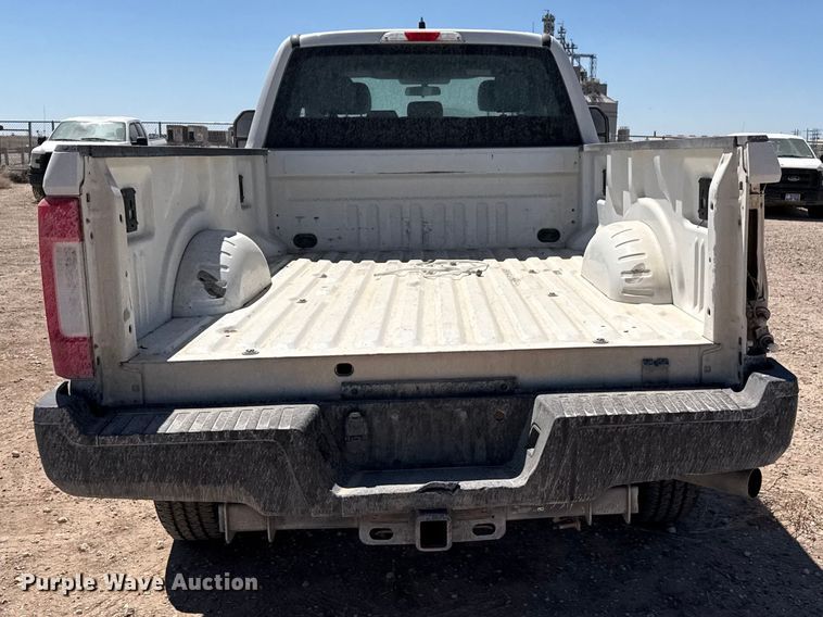 image for item DZ5387 2017 Ford F250 Super Duty Ext. Cab pickup truck