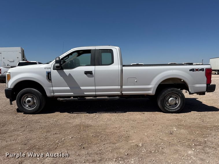 image for item DZ5387 2017 Ford F250 Super Duty Ext. Cab pickup truck