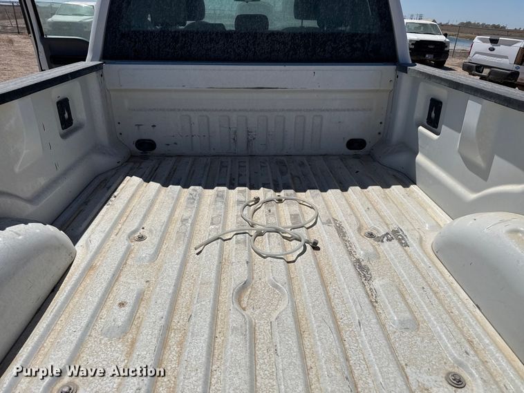 image for item DZ5387 2017 Ford F250 Super Duty Ext. Cab pickup truck