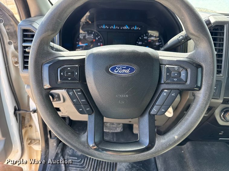 image for item DZ5387 2017 Ford F250 Super Duty Ext. Cab pickup truck