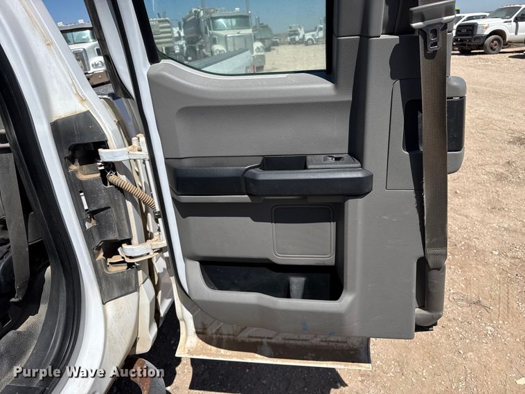 image for item DZ5387 2017 Ford F250 Super Duty Ext. Cab pickup truck