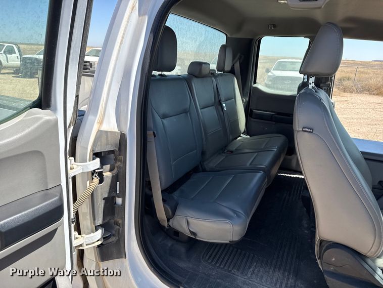 image for item DZ5387 2017 Ford F250 Super Duty Ext. Cab pickup truck