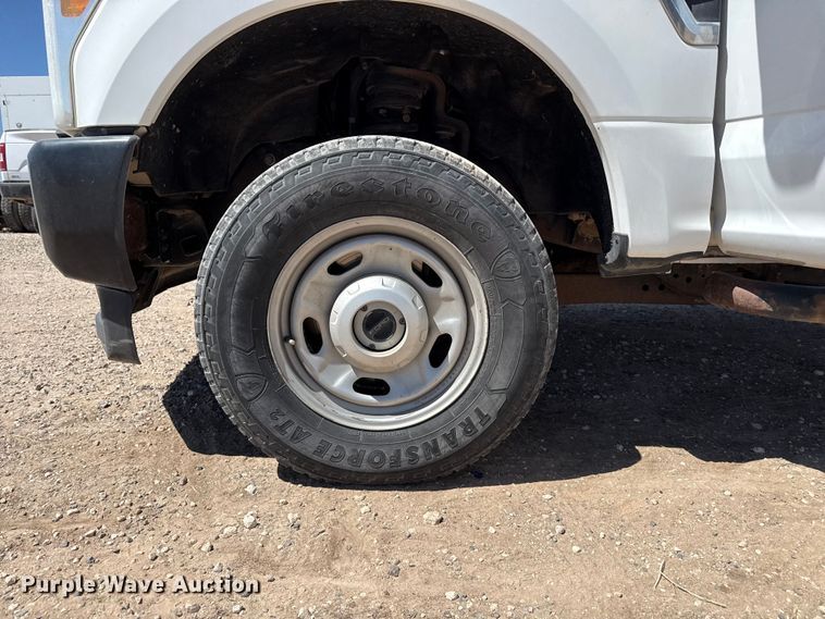 image for item DZ5387 2017 Ford F250 Super Duty Ext. Cab pickup truck