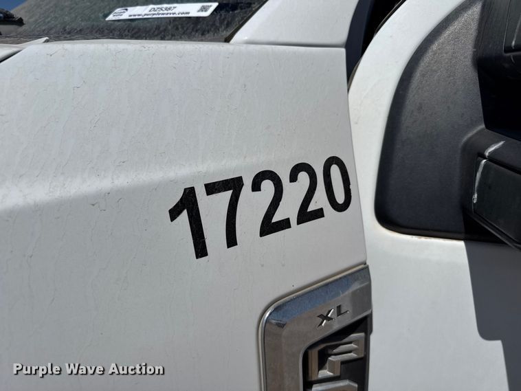 image for item DZ5387 2017 Ford F250 Super Duty Ext. Cab pickup truck