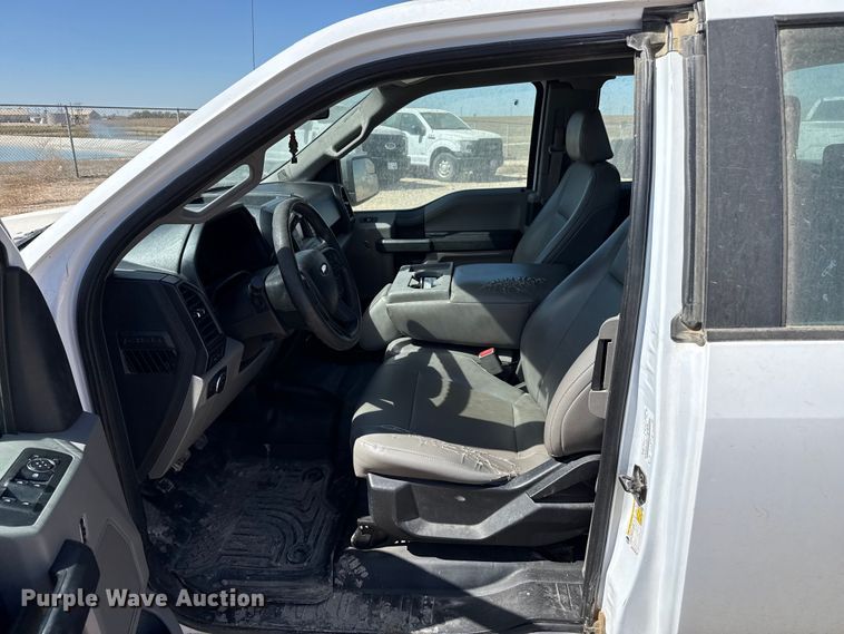 image for item DZ5388 2016 Ford F150 Ext. Cab pickup truck