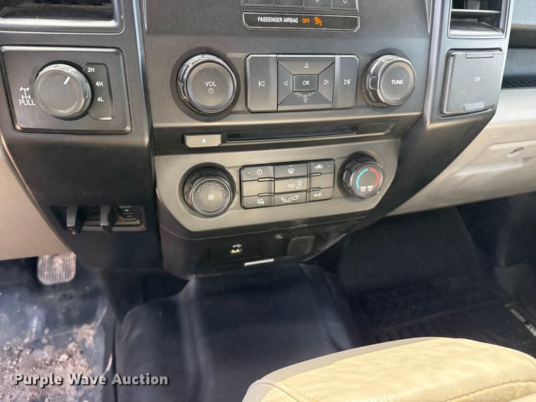 image for item DZ5388 2016 Ford F150 Ext. Cab pickup truck