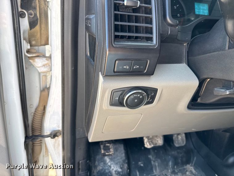 image for item DZ5388 2016 Ford F150 Ext. Cab pickup truck