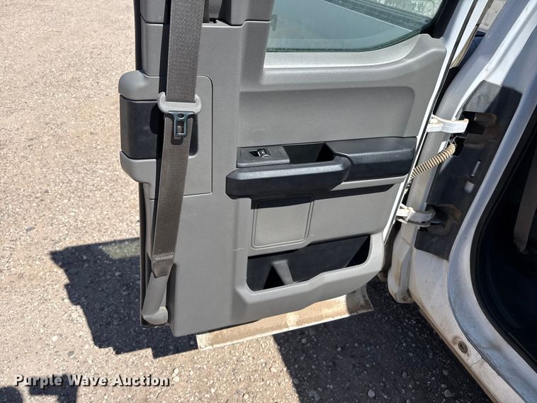 image for item DZ5388 2016 Ford F150 Ext. Cab pickup truck