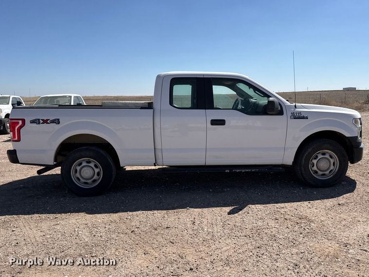image for item DZ5389 2016 Ford F150 Ext. Cab pickup truck