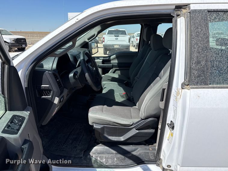 image for item DZ5389 2016 Ford F150 Ext. Cab pickup truck