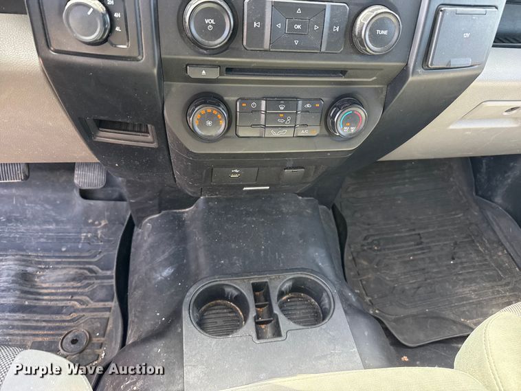 image for item DZ5389 2016 Ford F150 Ext. Cab pickup truck