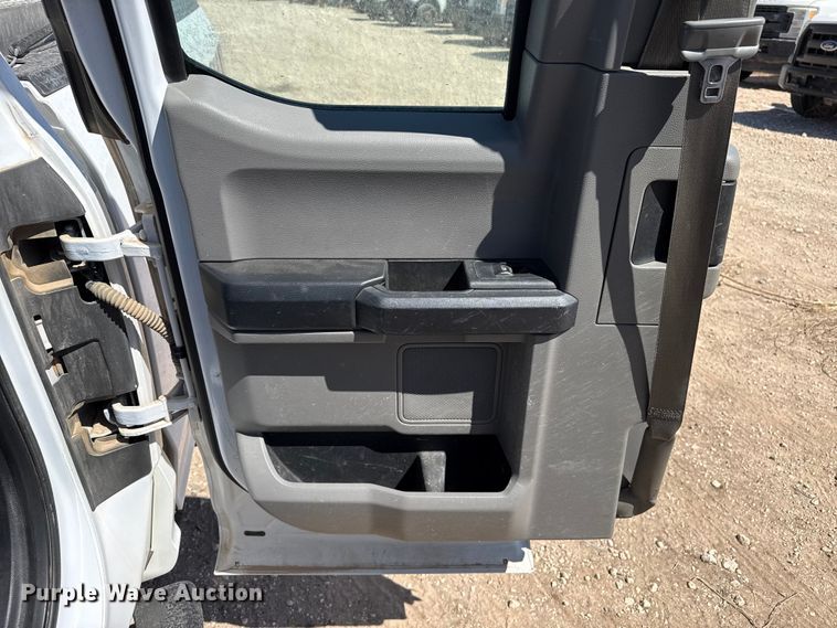 image for item DZ5389 2016 Ford F150 Ext. Cab pickup truck