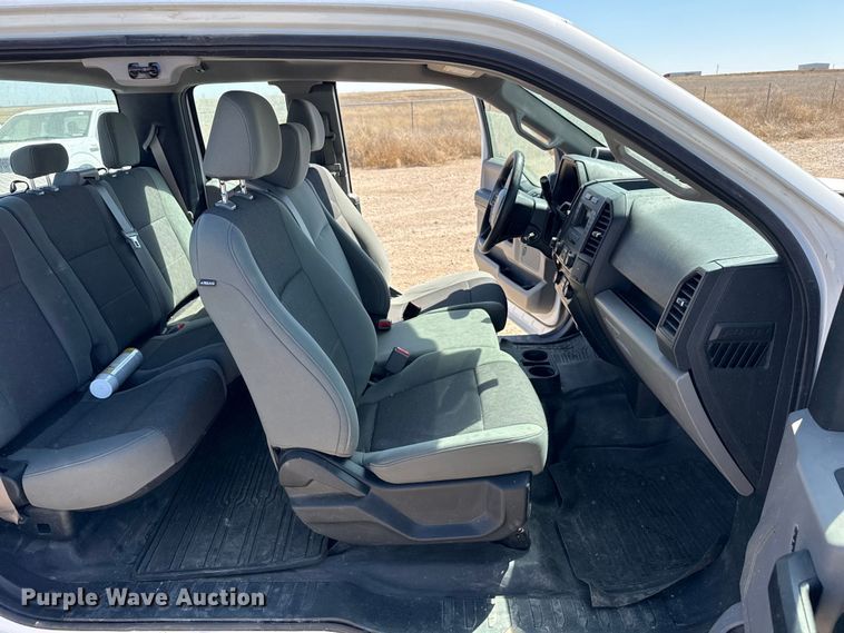 image for item DZ5389 2016 Ford F150 Ext. Cab pickup truck