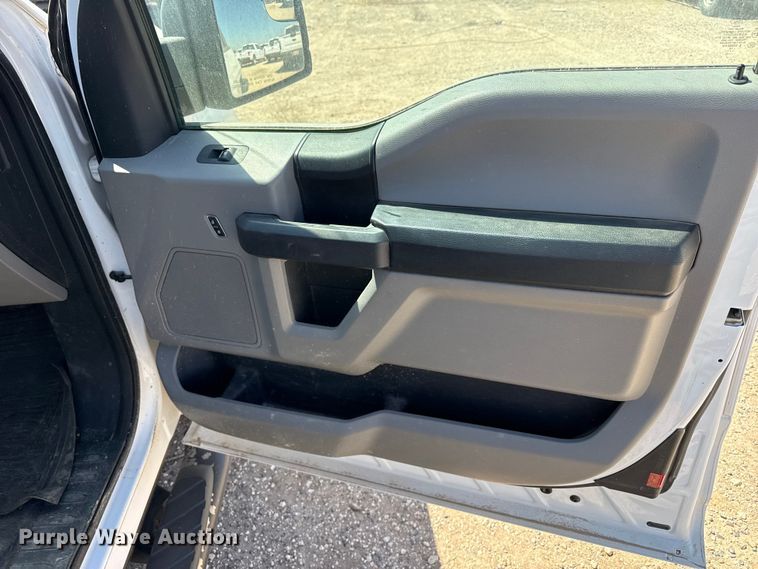 image for item DZ5389 2016 Ford F150 Ext. Cab pickup truck