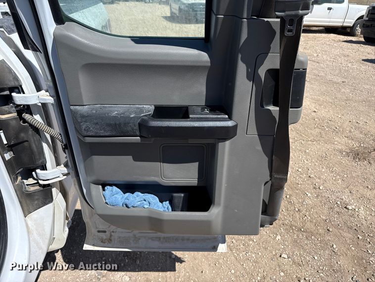 image for item DZ5390 2016 Ford F150 Ext. Cab pickup truck