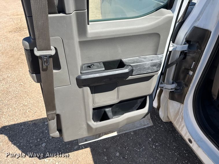 image for item DZ5390 2016 Ford F150 Ext. Cab pickup truck