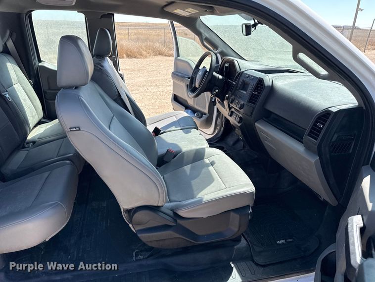 image for item DZ5390 2016 Ford F150 Ext. Cab pickup truck