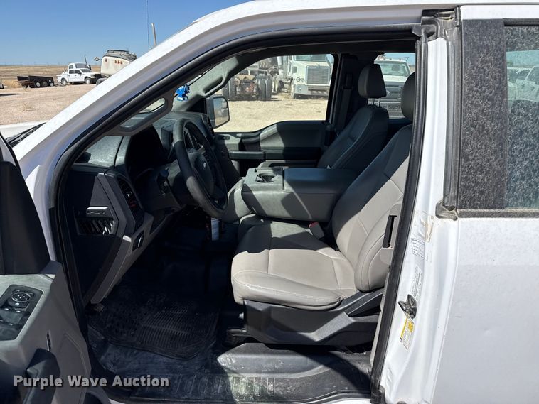 image for item DZ5391 2016 Ford F150 Ext. Cab pickup truck