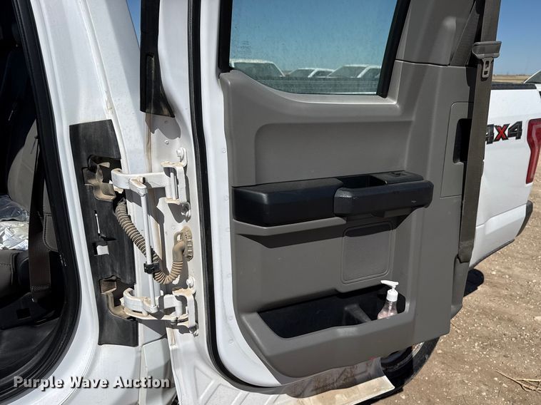 image for item DZ5391 2016 Ford F150 Ext. Cab pickup truck