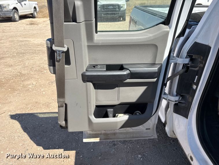 image for item DZ5391 2016 Ford F150 Ext. Cab pickup truck