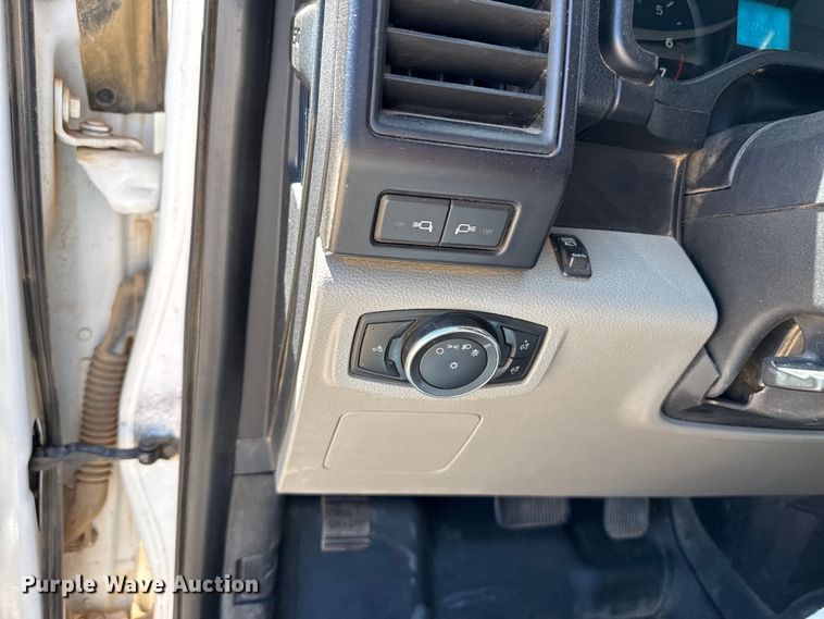 image for item DZ5394 2016 Ford F150 Ext. Cab pickup truck