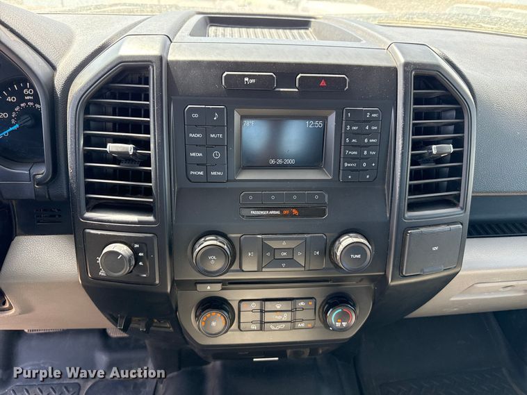 image for item DZ5394 2016 Ford F150 Ext. Cab pickup truck