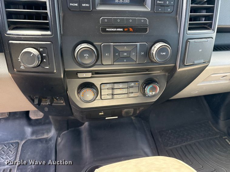 image for item DZ5394 2016 Ford F150 Ext. Cab pickup truck