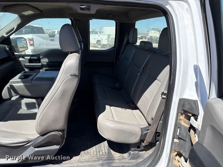 image for item DZ5394 2016 Ford F150 Ext. Cab pickup truck