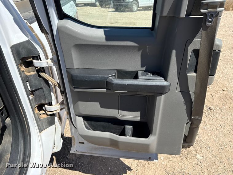 image for item DZ5394 2016 Ford F150 Ext. Cab pickup truck