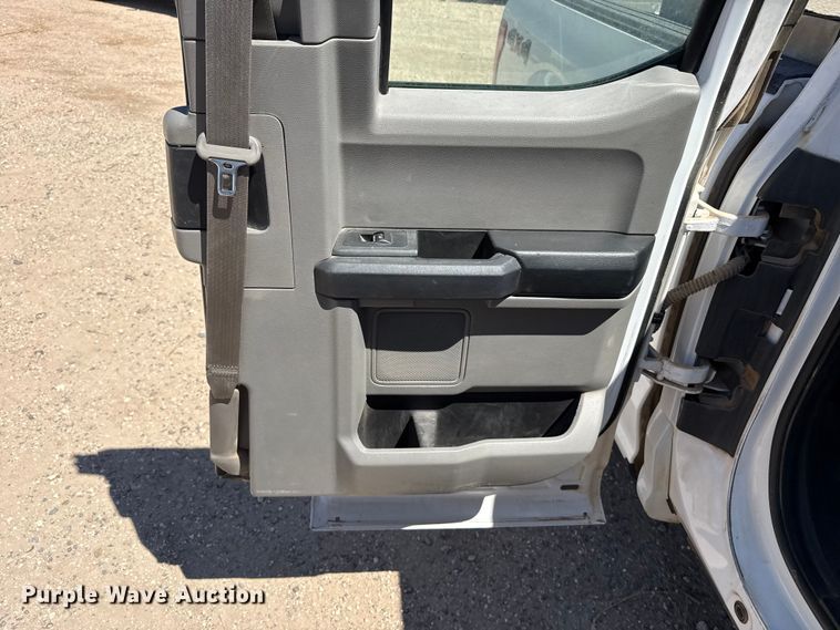 image for item DZ5394 2016 Ford F150 Ext. Cab pickup truck