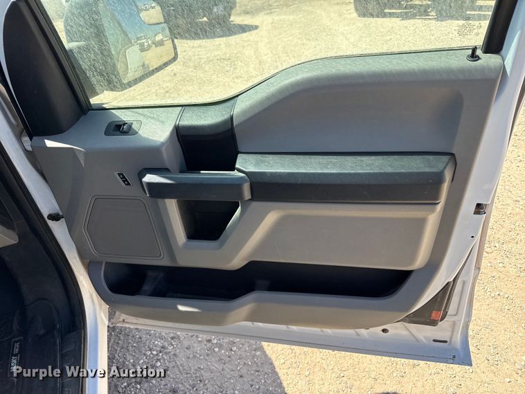 image for item DZ5394 2016 Ford F150 Ext. Cab pickup truck