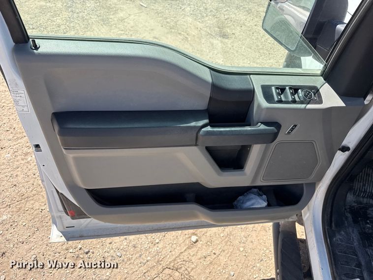 image for item DZ5395 2016 Ford F150 Ext. Cab pickup truck