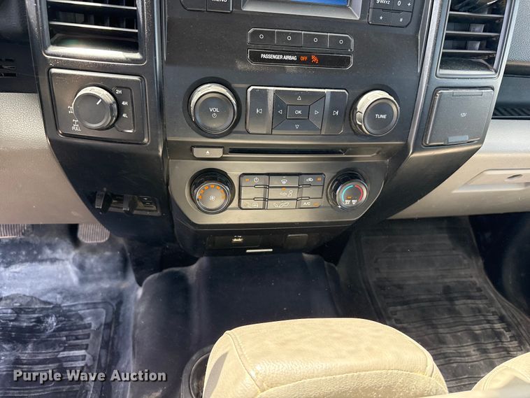 image for item DZ5395 2016 Ford F150 Ext. Cab pickup truck