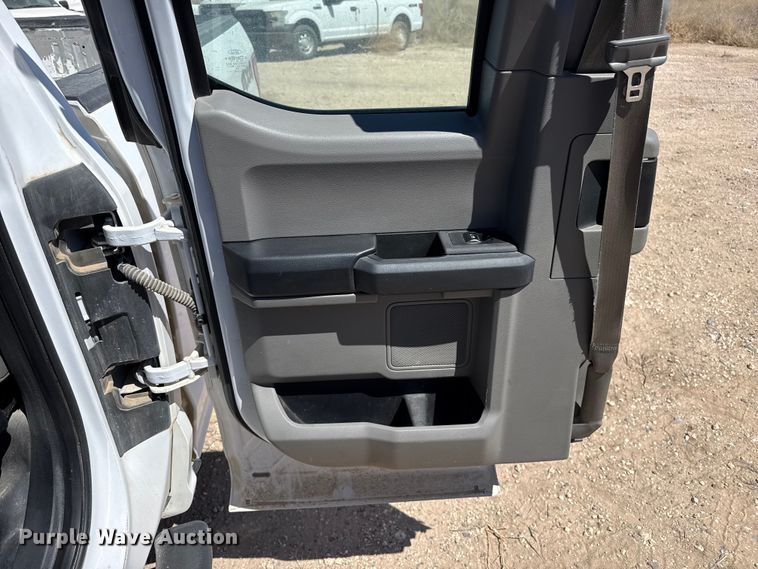 image for item DZ5395 2016 Ford F150 Ext. Cab pickup truck