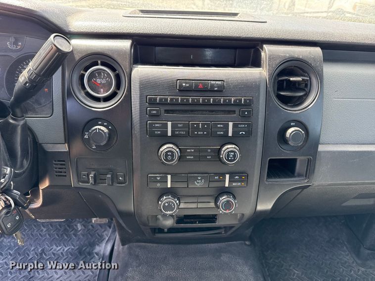 image for item DZ5397 2013 Ford F150 Ext. Cab pickup truck