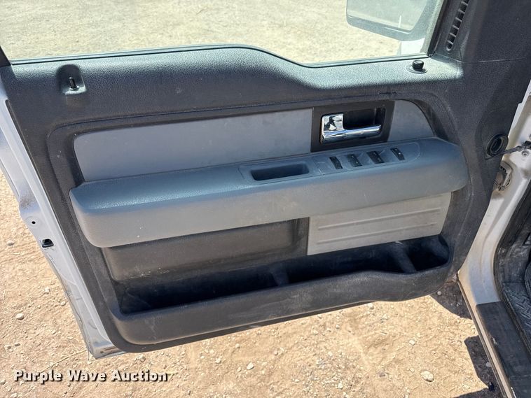 image for item DZ5399 2014 Ford F150 Ext. Cab pickup truck