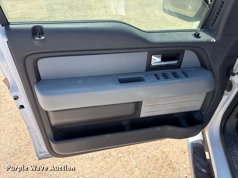 image for item DZ5400 2014 Ford F150 Crew Cab pickup truck