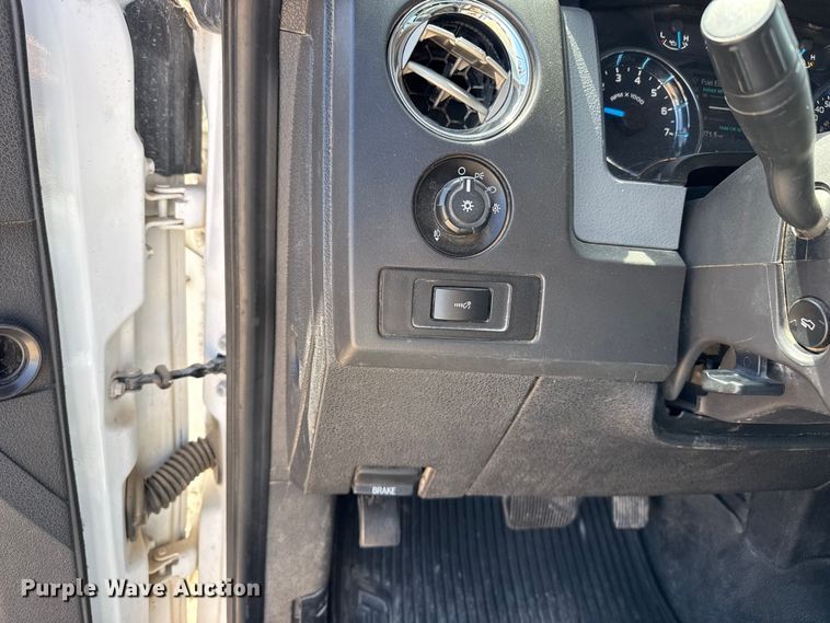 image for item DZ5400 2014 Ford F150 Crew Cab pickup truck