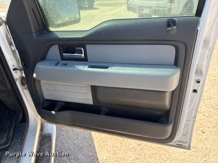 image for item DZ5400 2014 Ford F150 Crew Cab pickup truck