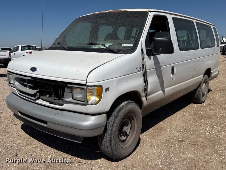 image for item DZ5401 2001 Ford E350 van