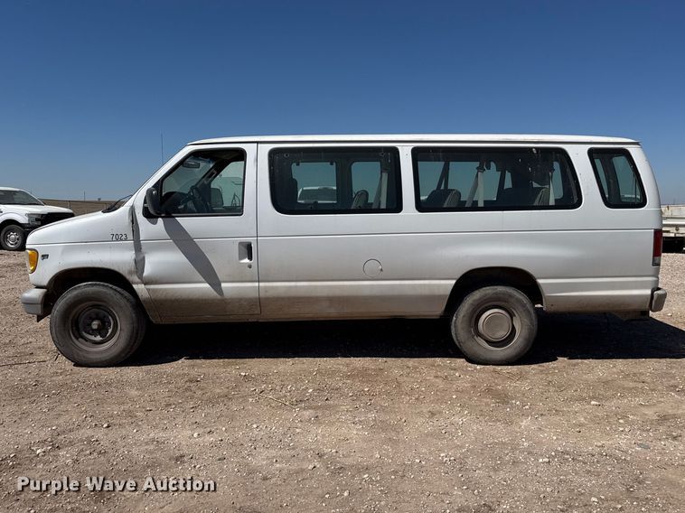 image for item DZ5401 2001 Ford E350 van