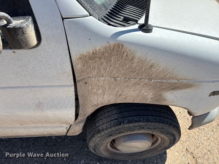 image for item DZ5401 2001 Ford E350 van