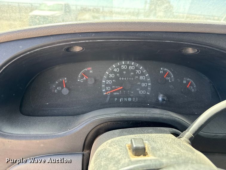 image for item DZ5401 2001 Ford E350 van