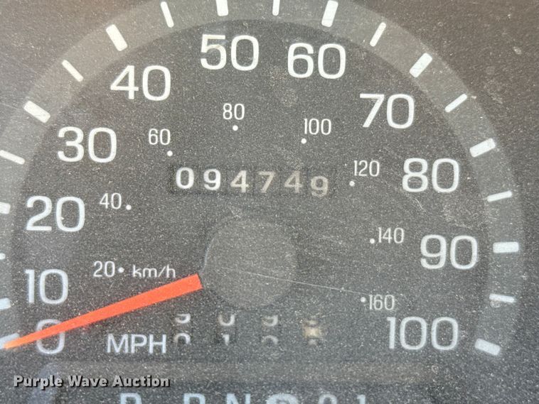 image for item DZ5401 2001 Ford E350 van