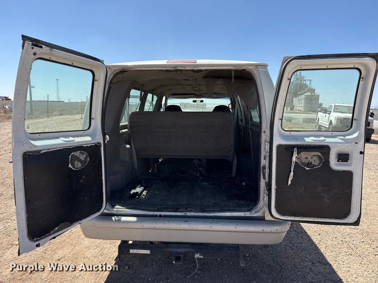 image for item DZ5401 2001 Ford E350 van