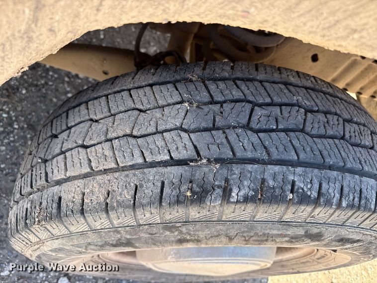 image for item DZ5401 2001 Ford E350 van