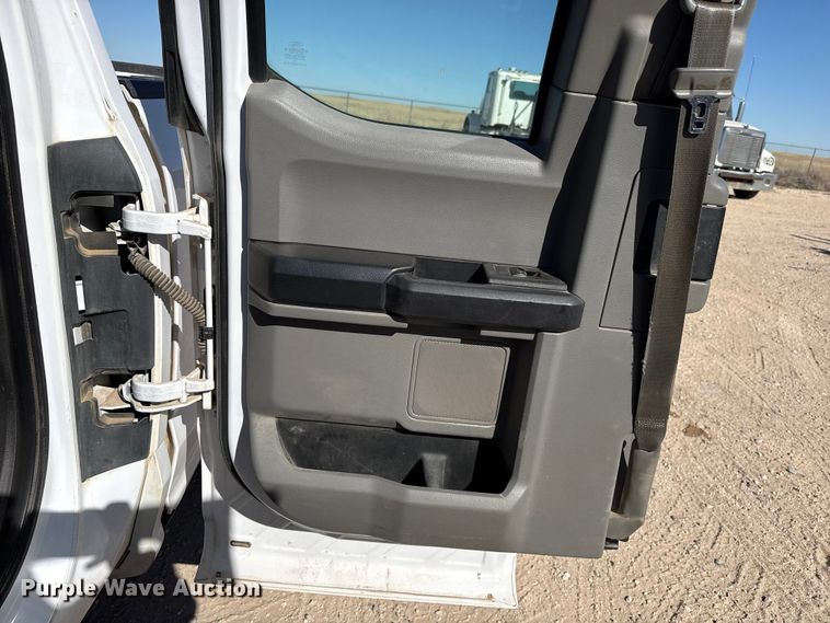 image for item DZ5402 2015 Ford F150 Ext. Cab pickup truck